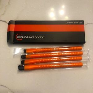 NIB Beauty Diva eye brush set
